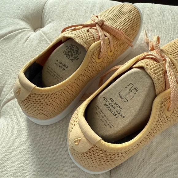 NEW allbirds Tree Skipper Beige Sneakers Size 6‎
